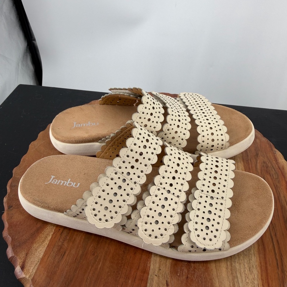 Jambu Odysseus Sandals casual slip-on leather upper scalloped cutout cream sz 9‎